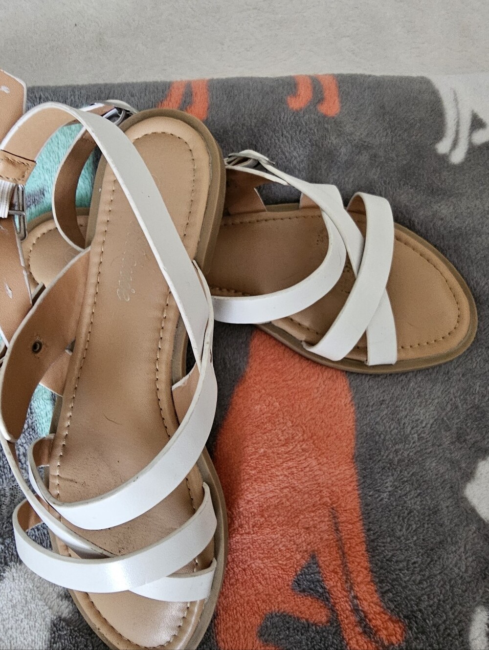 Bellanie White Criss Cross Ankle Strap Sandals Size 7 Cute Good Used Condition